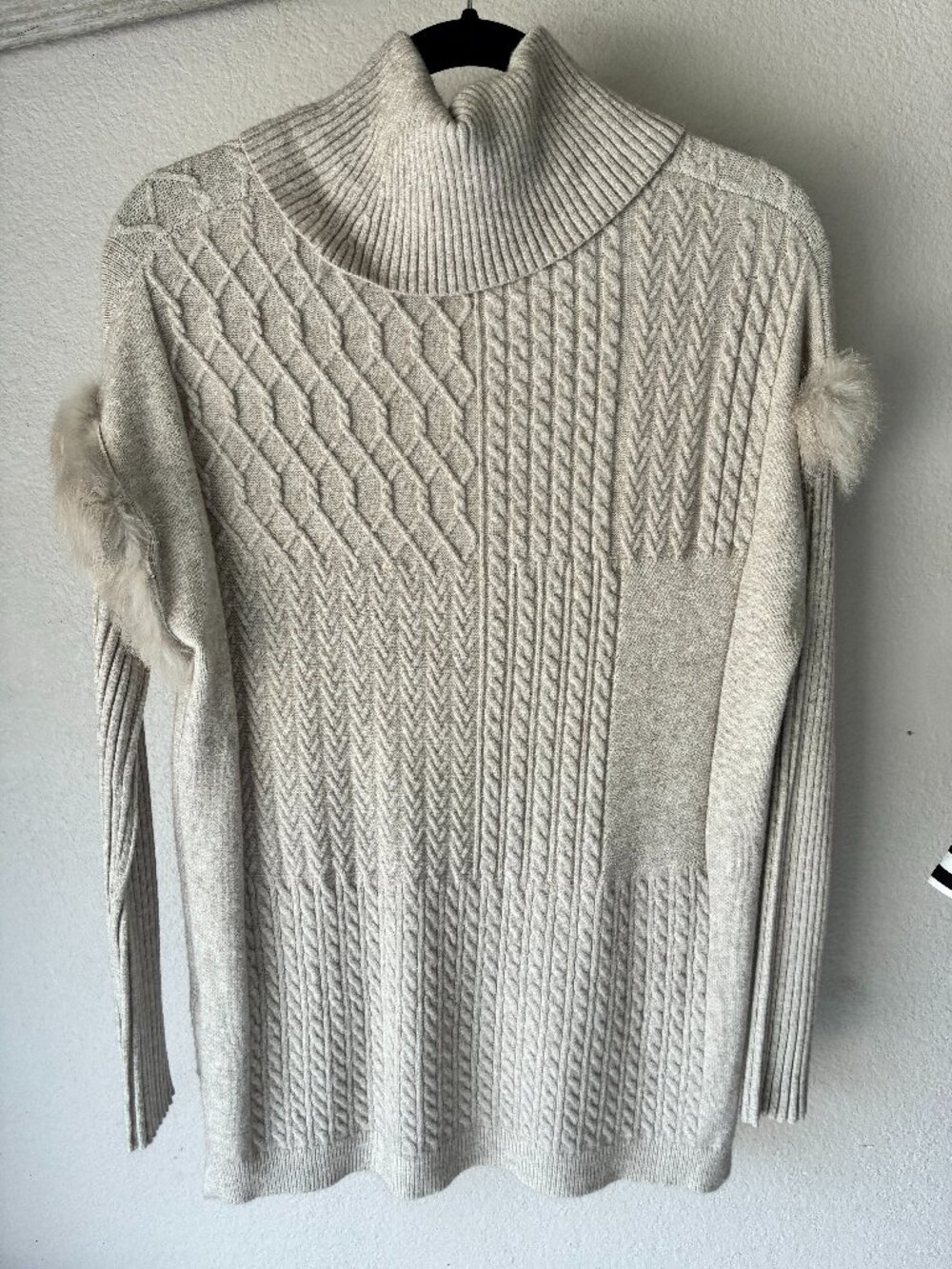 Pickadilly Woman's sweater, faux fur arm trim